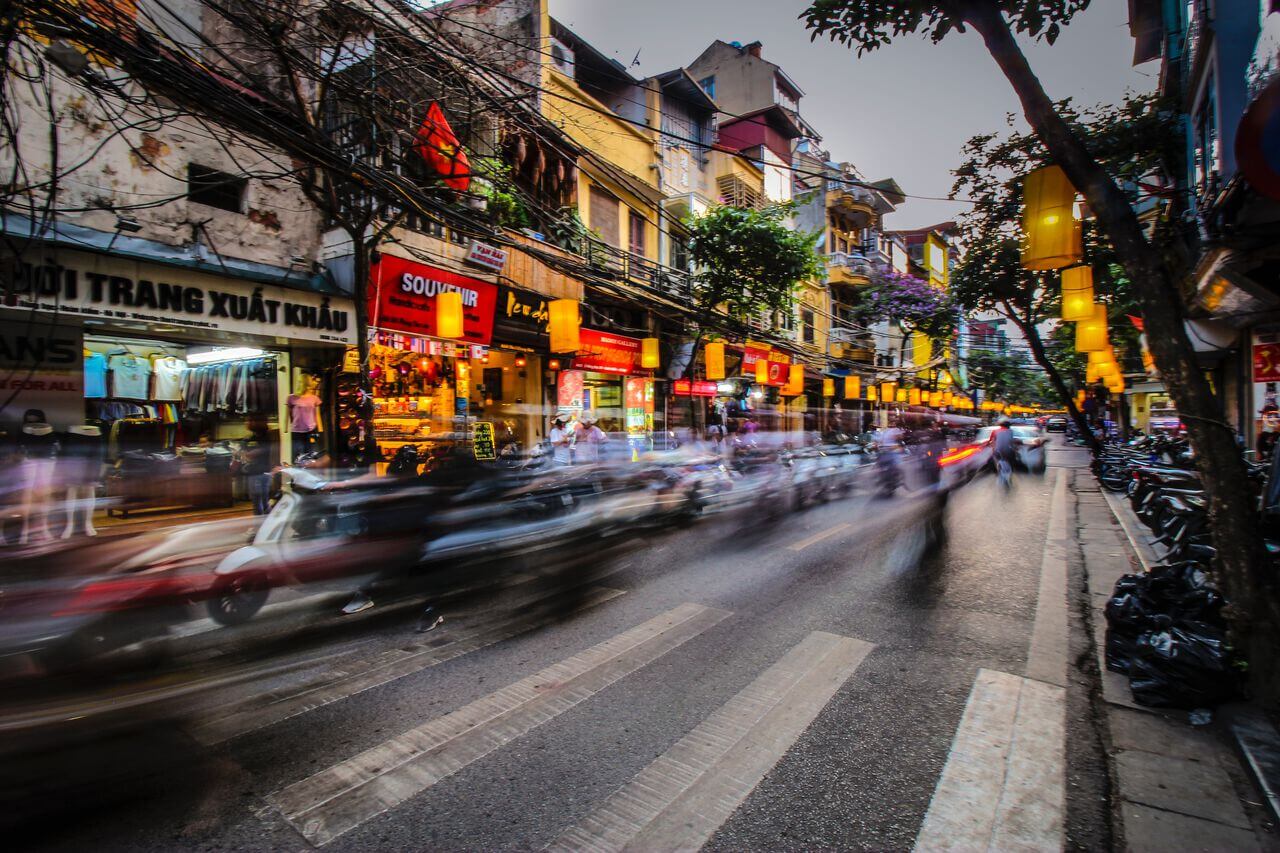 Phố cổ là con phố du lịch chính ở Hà Nội.