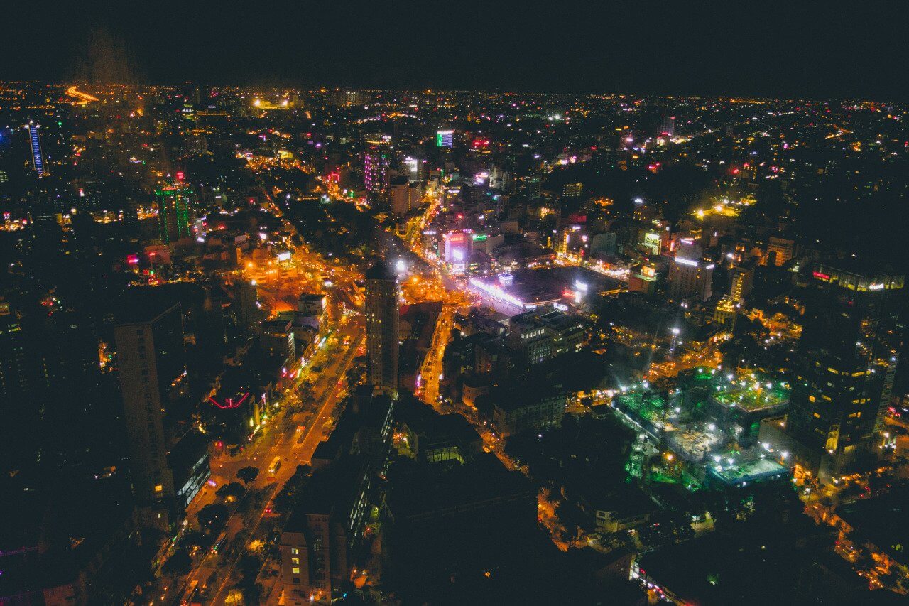TP.HCM về đêm nhìn từ đỉnh tháp tài chính Bitexco.